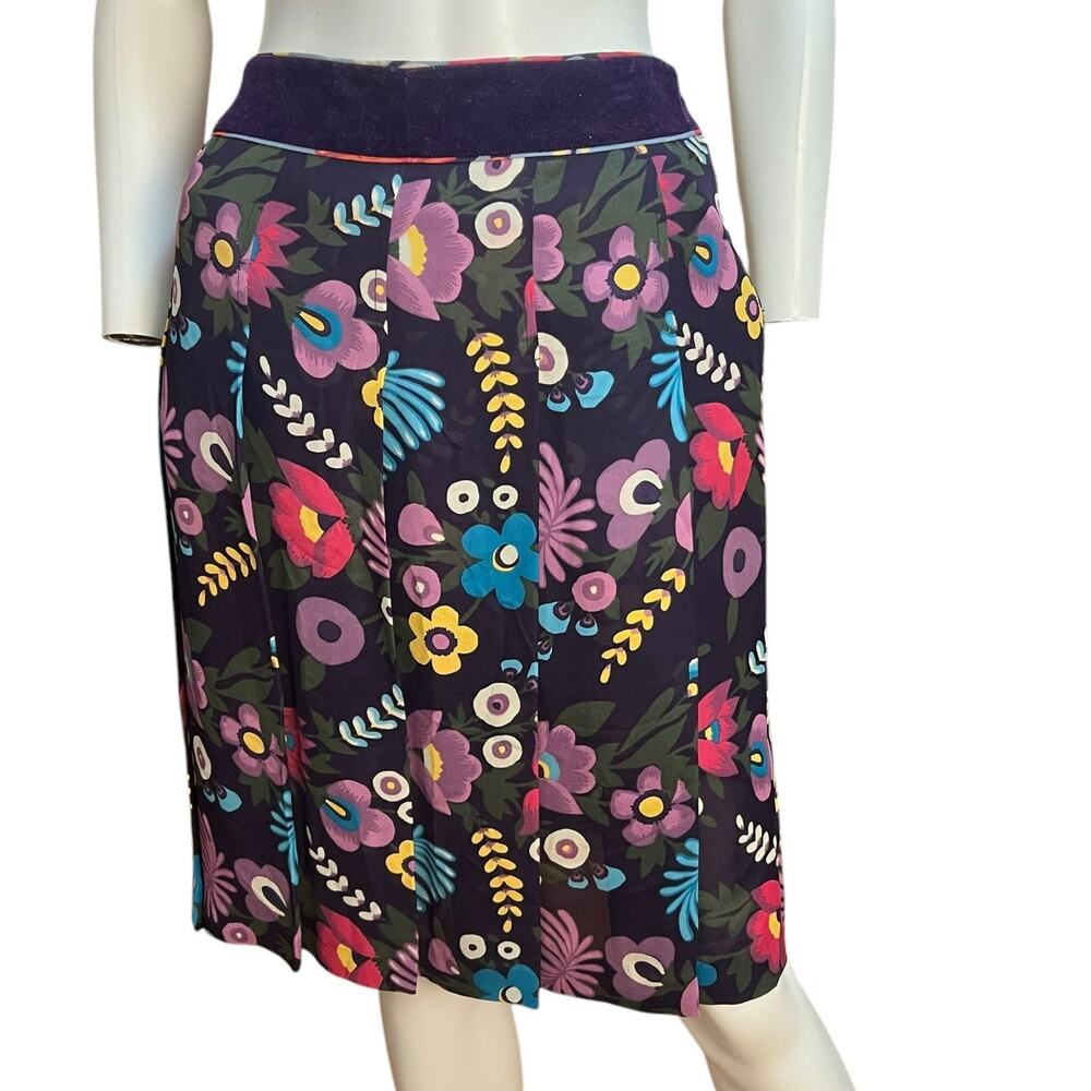 CACHAREL Purple Silk Floral Pleated Knee Length Skirt Size 38 US 4